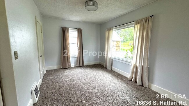 Building Photo - 2BD | 1BA Farmhouse with Garage, Shop, Sauna! - Oregon City