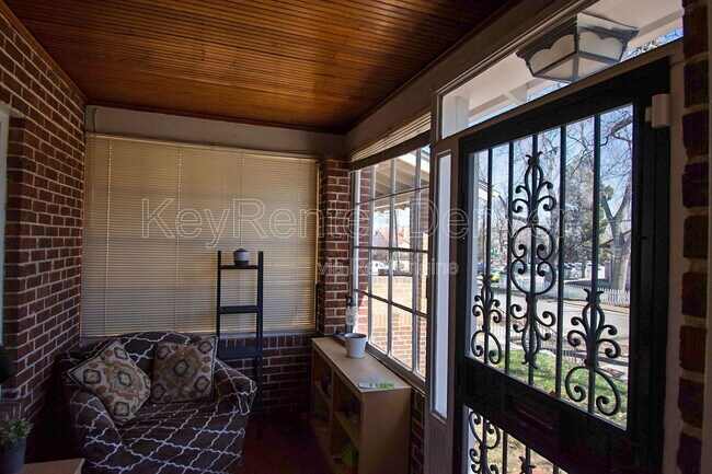 Building Photo - 555 Harrison St