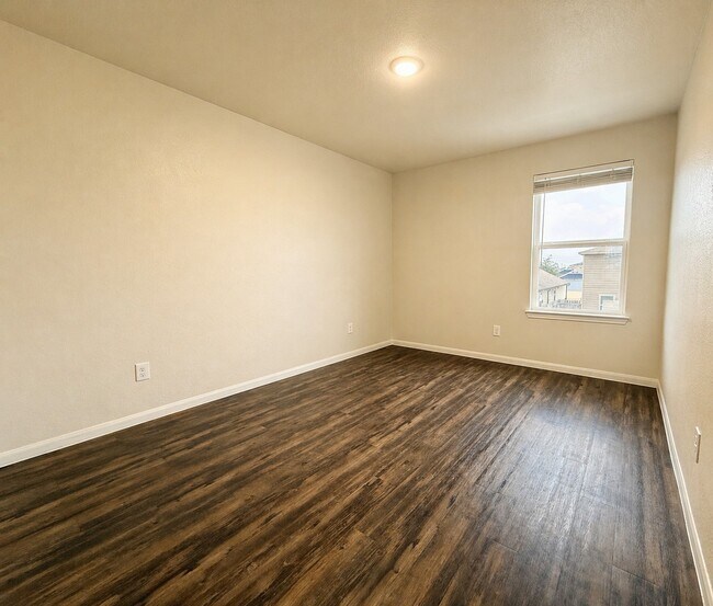 Building Photo - 24059 Hay Needle Ln