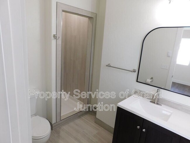 Building Photo - 525 Orchard Ave