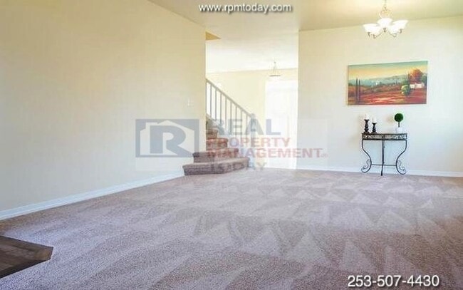 Building Photo - Gorgeous 4 Bedroom! Upgrades Galore!
