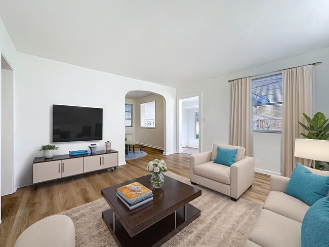 Building Photo - 5330 Quan Dr