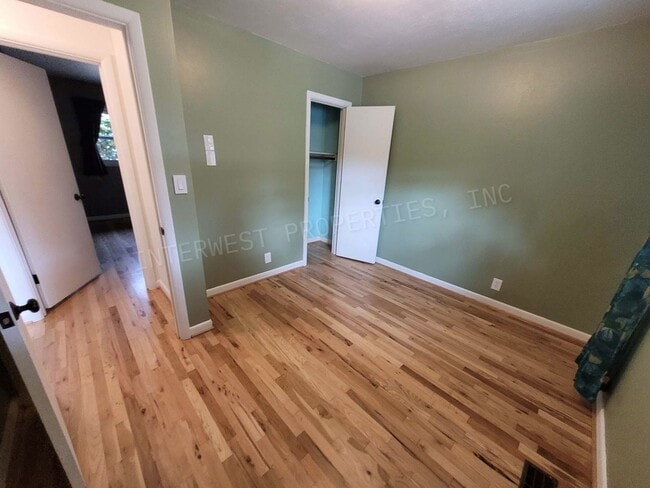 Building Photo - Beautiful 3 bdrm Home w/ a remodeled kitchen, stainless appliances, deck, yard and more!!!