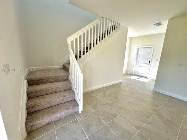 Building Photo - 2657 SE 24th Ct