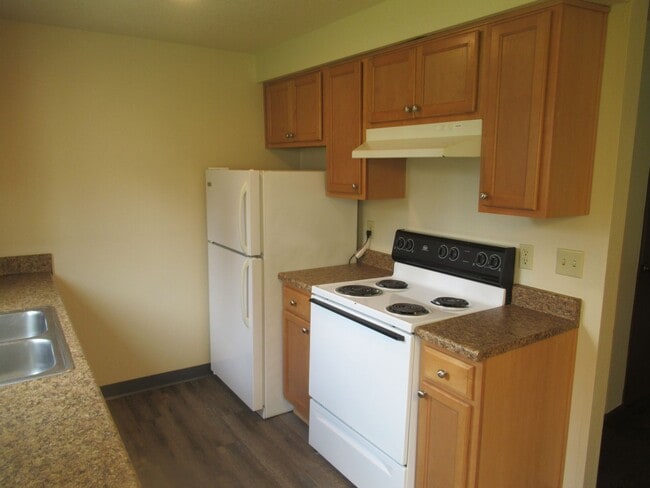 Building Photo - 3351 Willow Ct SE
