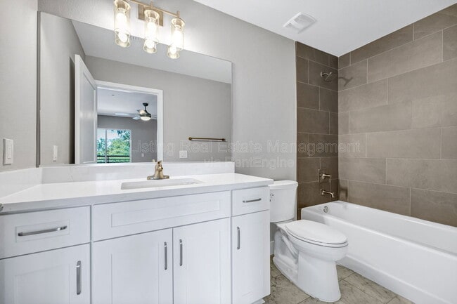 Building Photo - 37 SE 15th Terrace