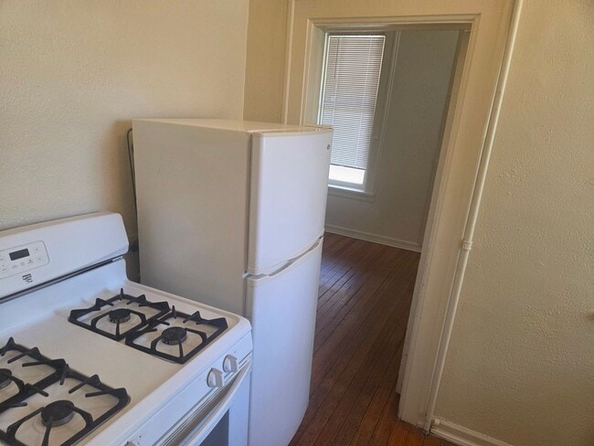 Building Photo - Charming 1-Bedroom Apartment in Denver's Capitol Hill Neighborhood