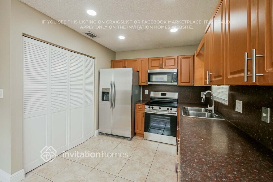 Building Photo - 7550 W 30th Ave