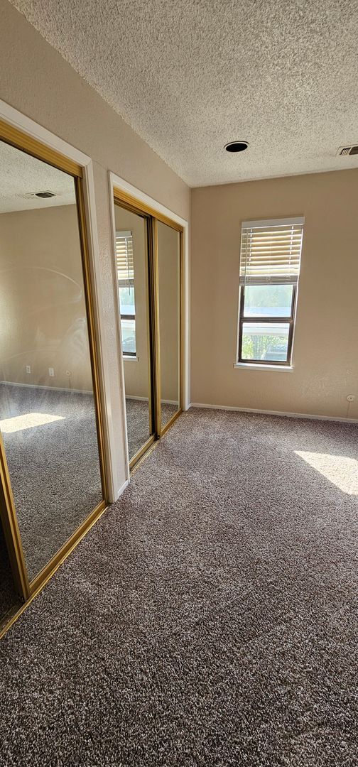 Building Photo - 715 Mikkelsen Dr