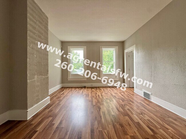 Building Photo - 310 W Dewald St
