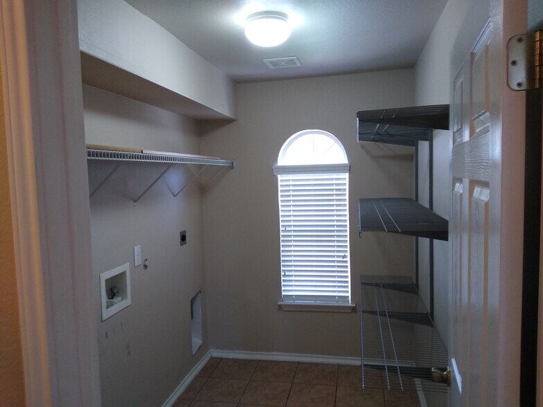 Laundry Room (Pre-Remodel) - 10951 Mustang Spring