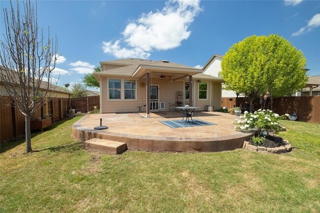 Building Photo - 304 Quarry Ln