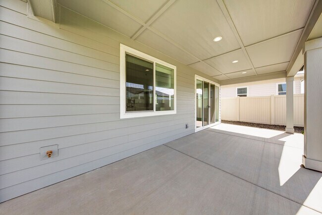 Building Photo - 11171 W Heliopsis Dr