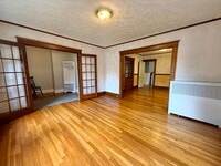 Building Photo - 206 School St