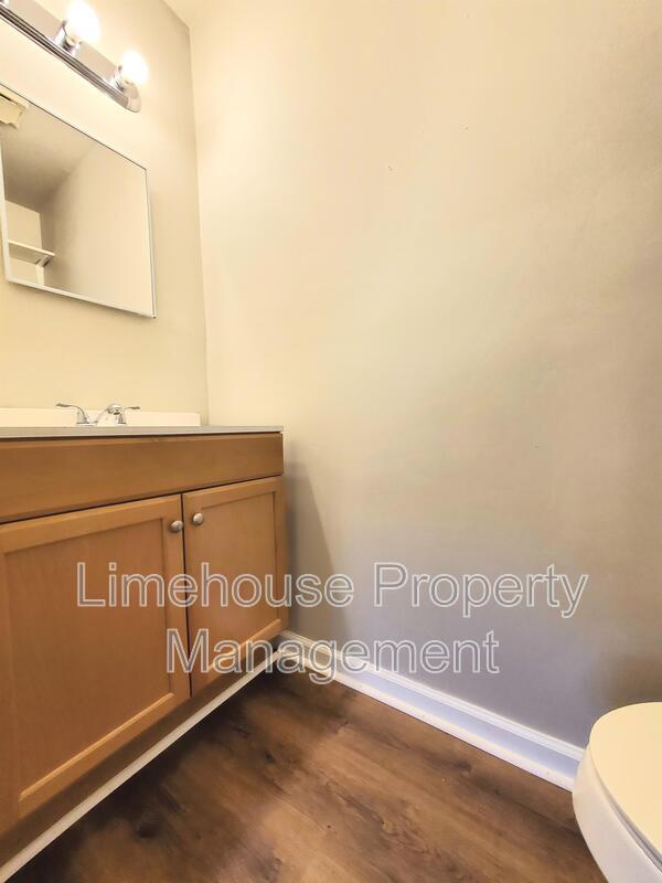 Building Photo - 119 Bob Ln