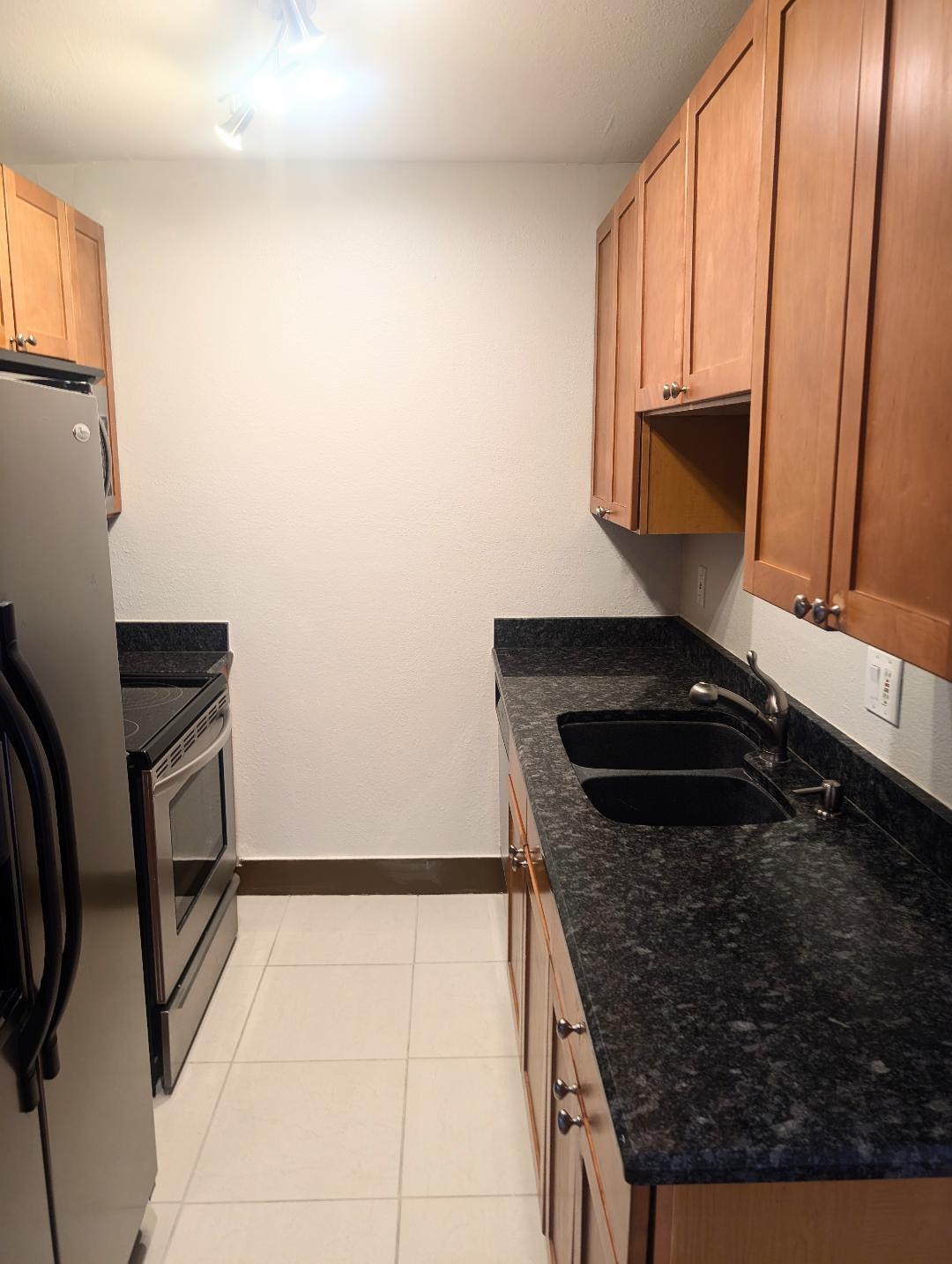 Kitchen - 4110 Hale Pky