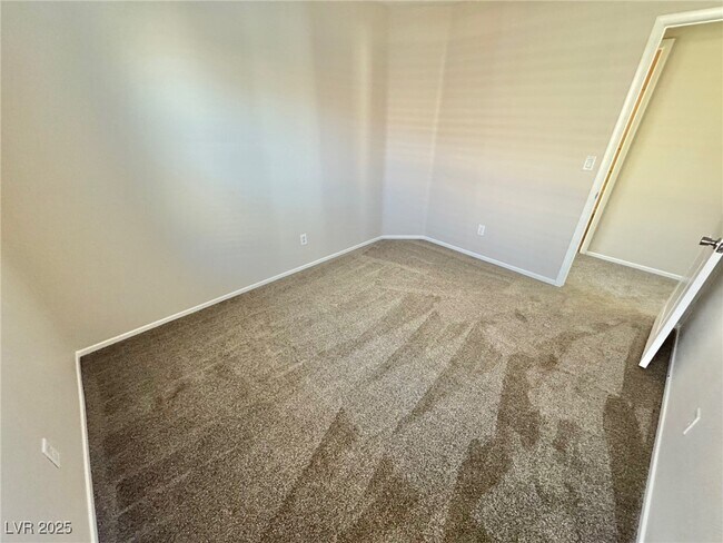 Building Photo - 9413 Sweetwood Ave