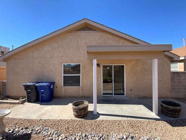 Building Photo - 3 Bedroom Single Story Home Available in V...
