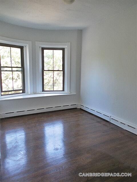 Building Photo - 106 Willow St