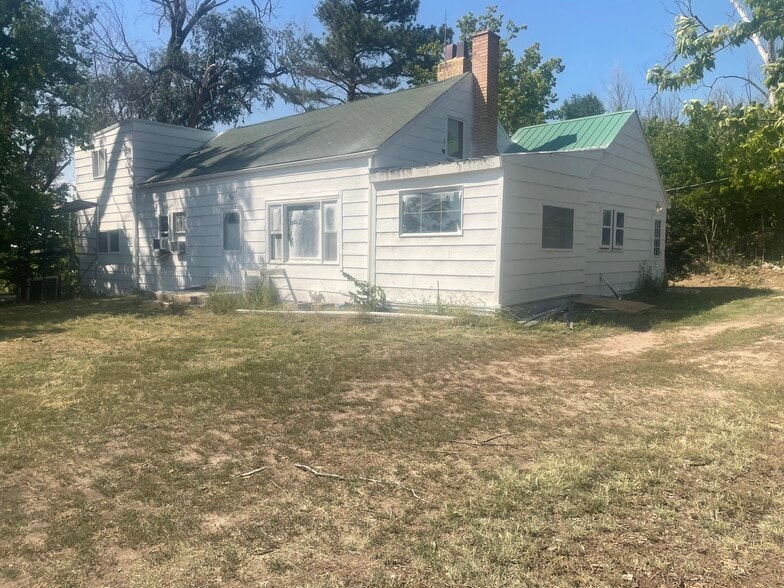 Primary Photo - 812 W 1st St