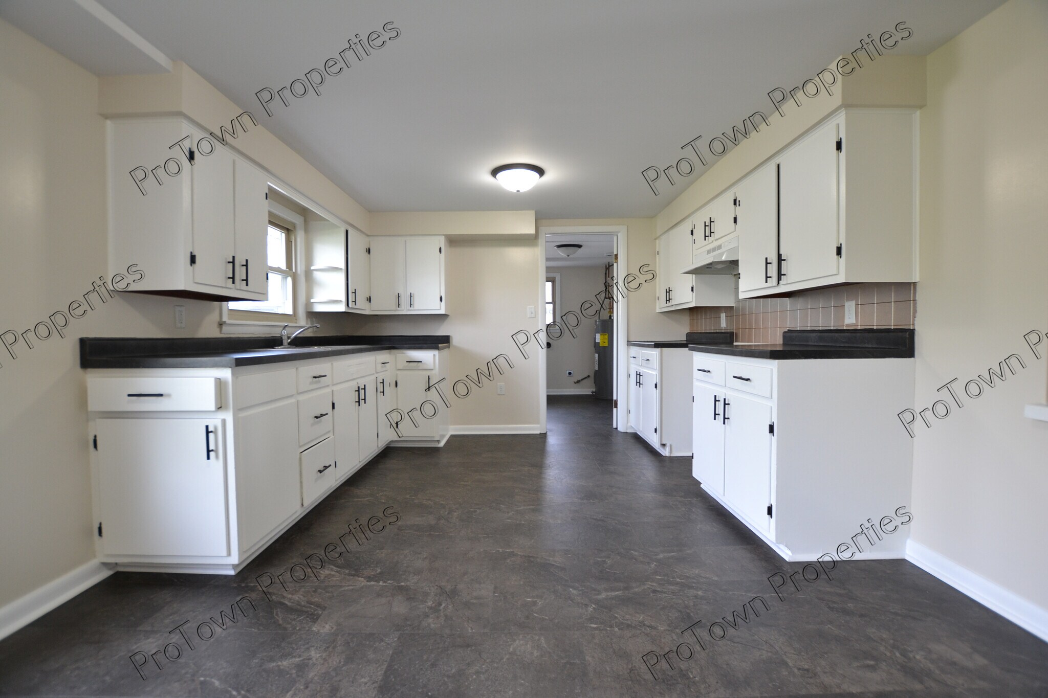 Building Photo - 2417 Essington Rd