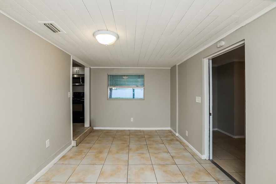 Building Photo - 4408 Vicliff Rd