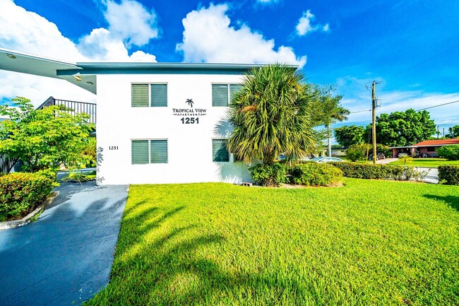 Building Photo - Tropical View Apartments Margate