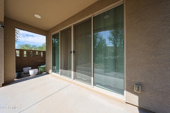 Building Photo - 3813 E Branham Ln