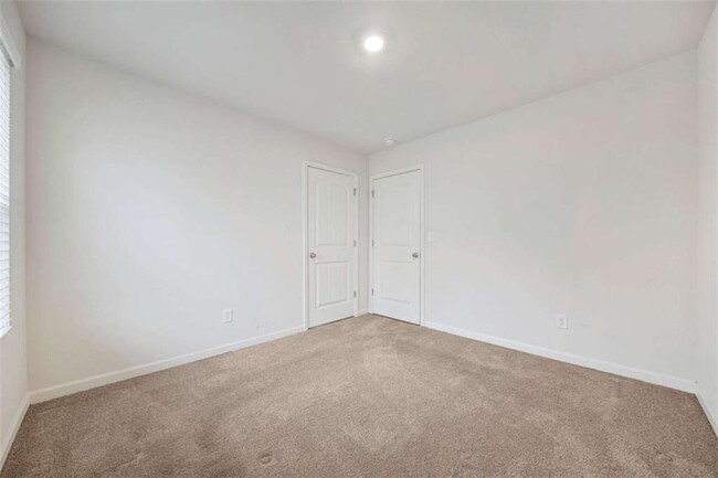 Building Photo - 826 Bentley Dr
