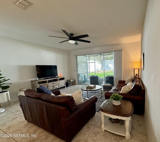 Building Photo - 6789 Roundleaf Dr