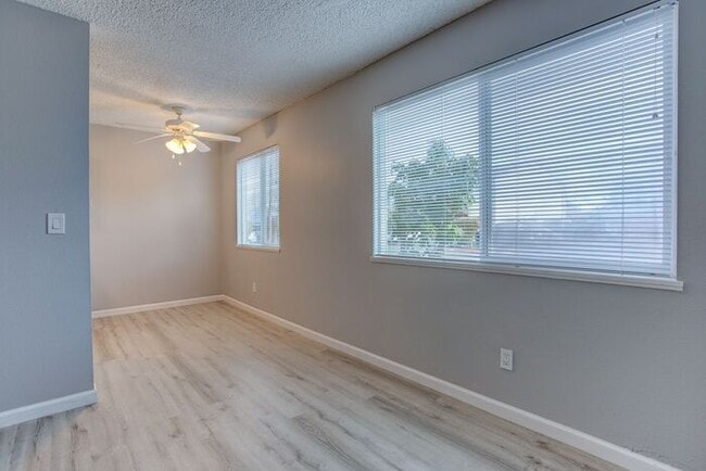 Building Photo - Cozy Studio Apartment - 1st Month Free Ren...