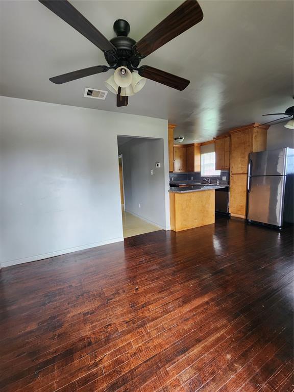 Building Photo - 400 King Edward Pl