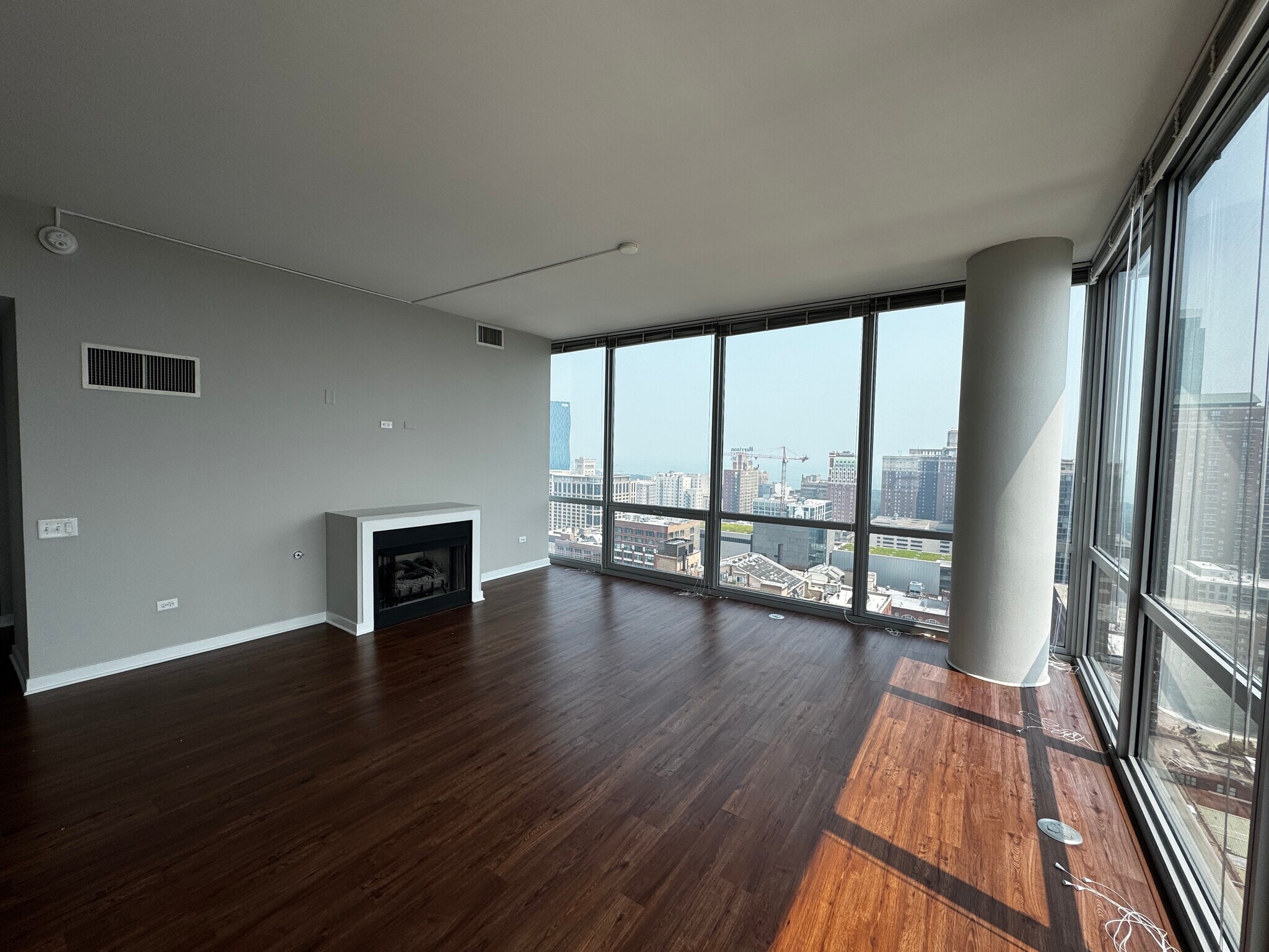 Building Photo - 732 S Clark St