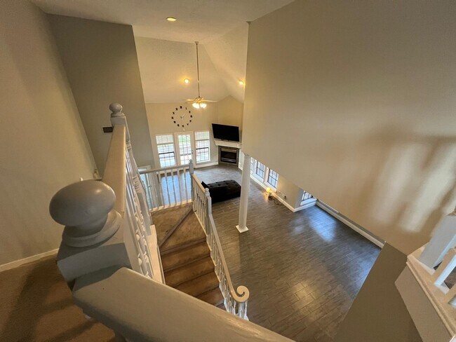 Building Photo - 6990 Oakwood Park