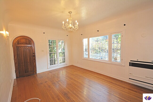 Building Photo - 5727 Carlton Way