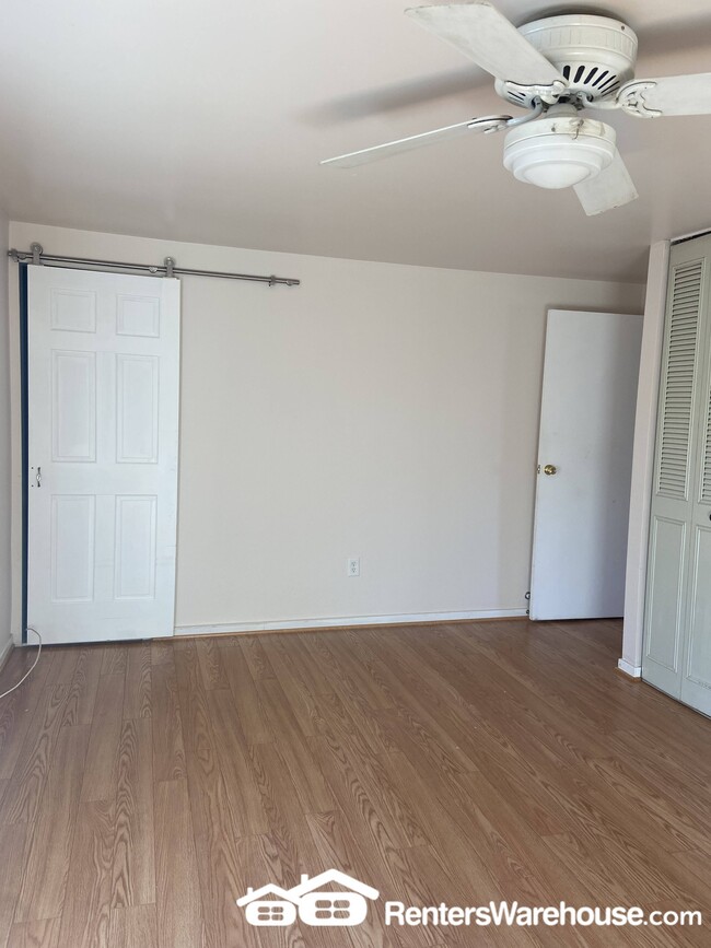 Building Photo - 750 Hyde Park Dr