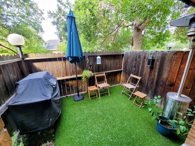 Building Photo - 6450 Wright St