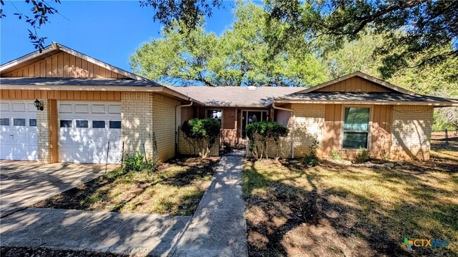 Building Photo - 114 Chaparral St