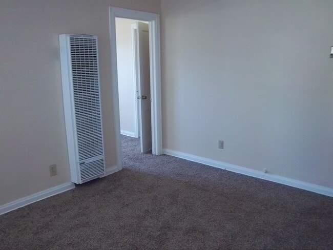 Building Photo - 1/1/1