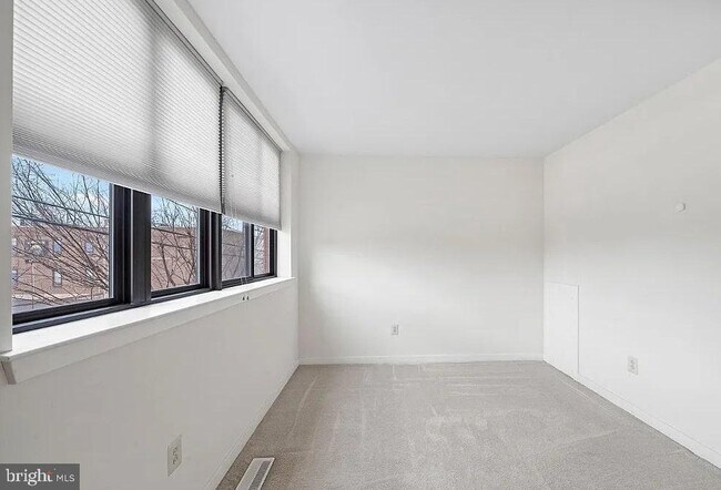 Building Photo - 928 Wallace St