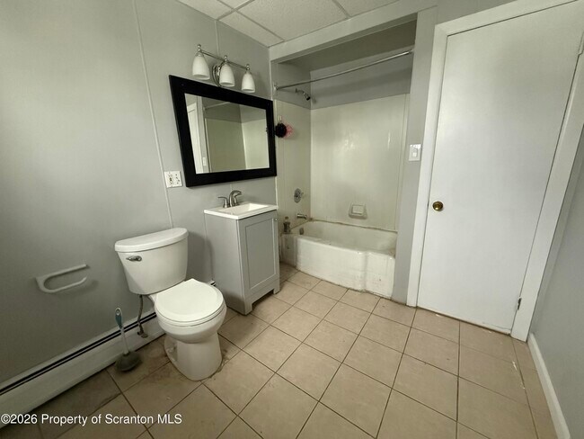 Building Photo - 375 Grove St