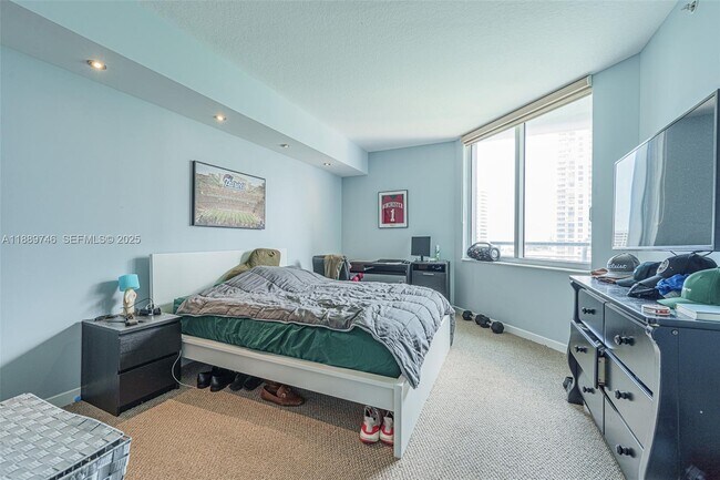 Building Photo - 335 S Biscayne Blvd