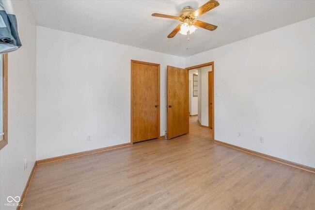 Building Photo - 900 Yandes St