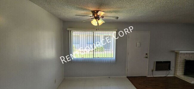 Building Photo - 1359 Springfield St