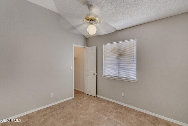 Building Photo - 10917 Loma Alta Pl