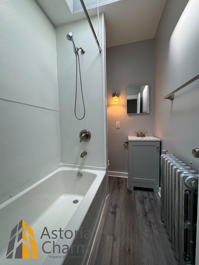 Building Photo - 2BD/1.5BA TOWNHOME IN BALTIMORE CITY