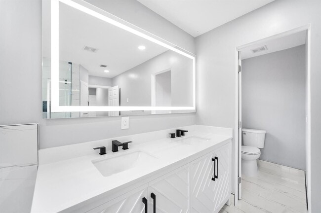 Building Photo - 5233 SW 155th Way