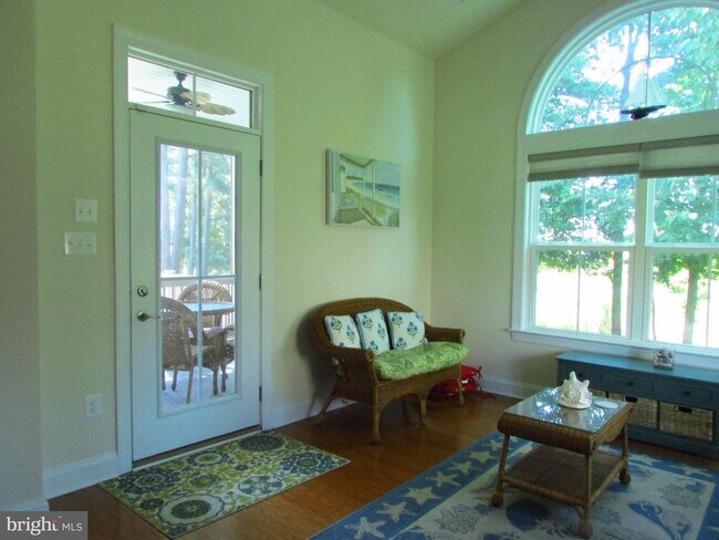 Building Photo - 30671 Kingbird Ct