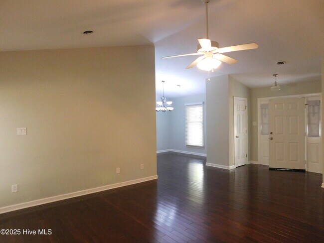 Building Photo - 278 Gatewood Dr