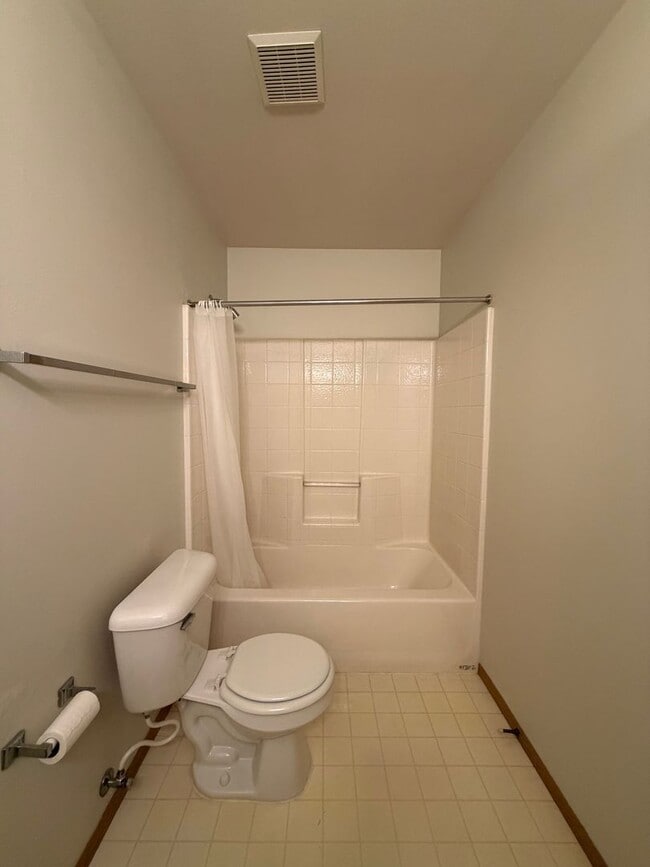 Building Photo - Everett 3 Bedroom Rambler